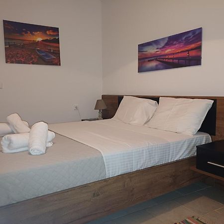 G.Tzanis Luxury Apartments 파르가 외부 사진