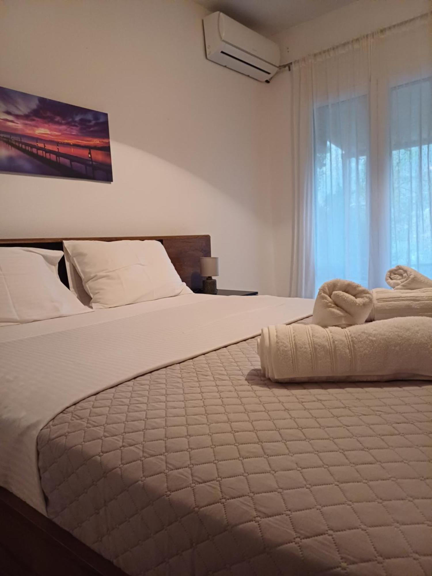 G.Tzanis Luxury Apartments 파르가 외부 사진